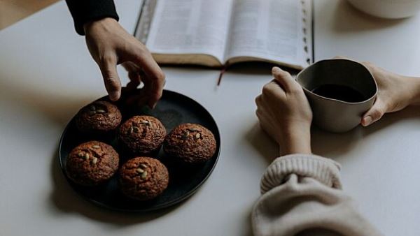 Диетолог Лисицына перечислила варианты здорового вечернего перекуса