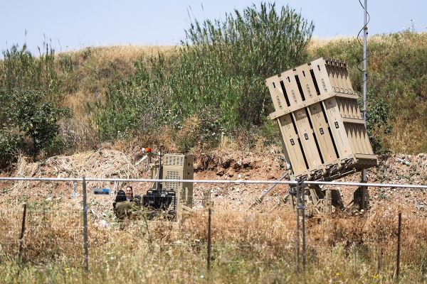 Боевики ХАМАС подавили израильскую систему ПВО. Как дешевые снаряды и дроны преодолели легендарный «Железный купол»?