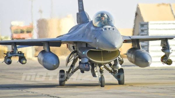 Су-34 против F-16: сможет ли «Сокол» безнаказанно закогтить «Утенка»?