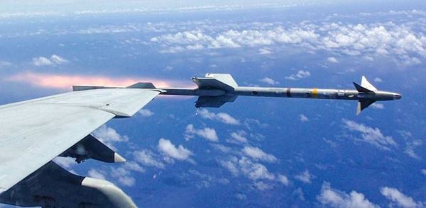 США обещают Украине ракеты AIM-9M Sidewinder